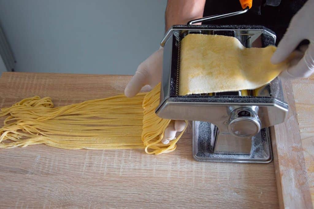 Valeria La terra באתר PEXELS הכנת פסטה